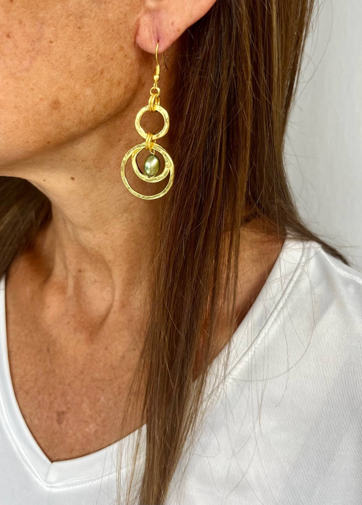 PENDIENTES CON PERLAS VERDES Oro