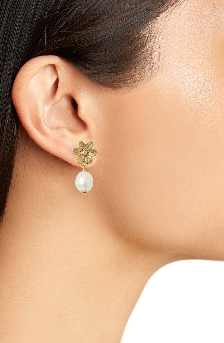 BOUCLES D'OREILLES FLEUR AVEC PERLE